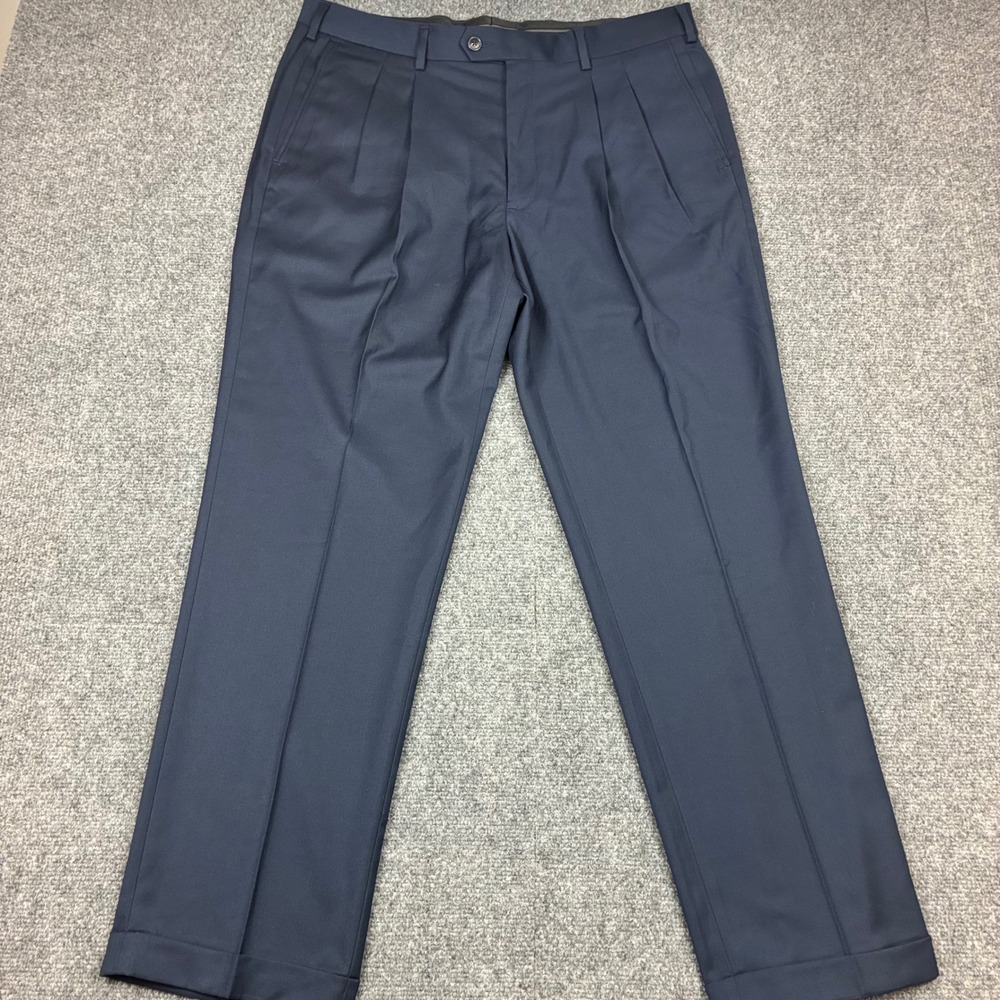 Roundtree & Yorke Travel Smart Mens 36x30 Navy Blue Pleated Cuffed Dress Pants